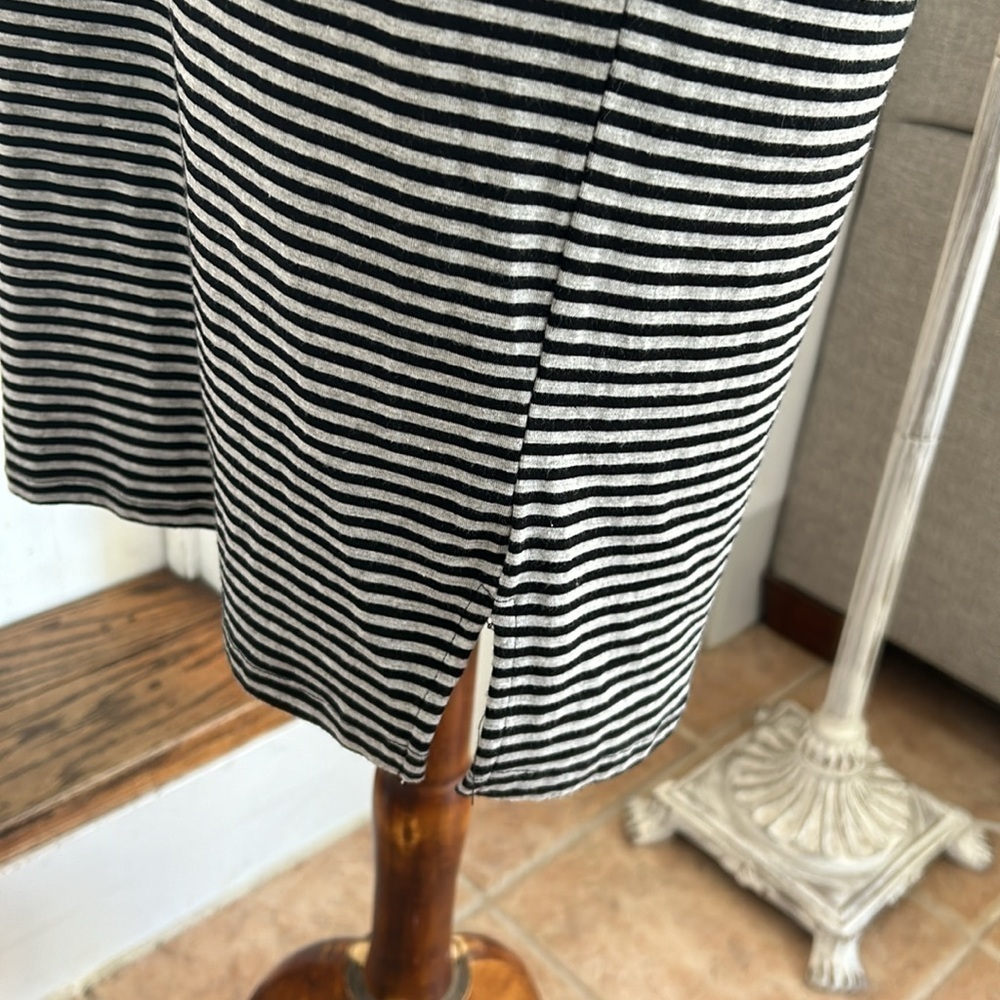 For The Republic gray and black striped short sleeve cut out back dress - Picture 4 of 7